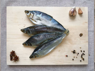 Картофель «Бруто» с солью 70 гр.: Пелядь вяленая