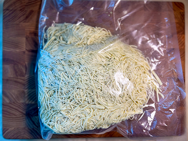 Сырный продукт ФЕРМЕРСКИЙ паутинка  укроп/чеснок в Старой Купавне