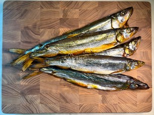 Ведро Ржаные гренки с аджикой: Корюшка Х/К ГОСТ (крупная)